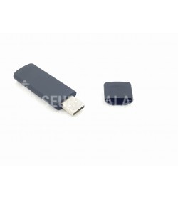 USB-tikkuun piilotettu sanelukone ääniaktivointitoiminnolla USB-tikkuun piilotettu sanelukone ääniaktivointitoiminnolla