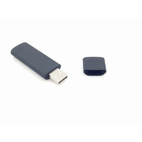 USB-tikkuun piilotettu sanelukone ääniaktivointitoiminnolla